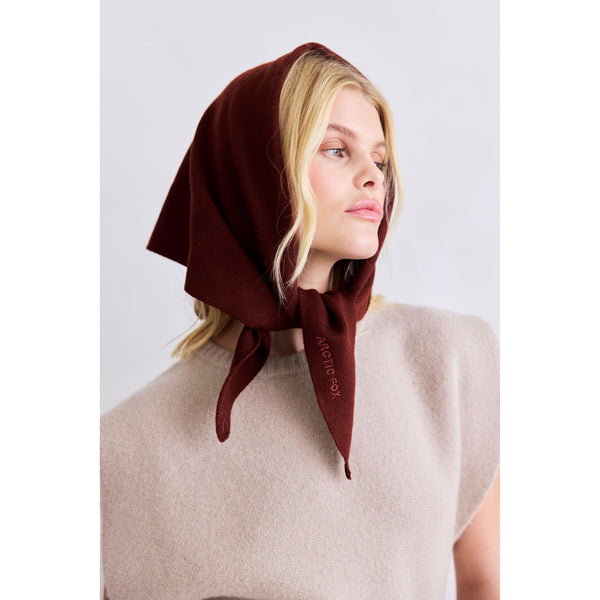 Merino triangle Scarf | dark walnut