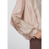 Melin Balloon Emb Shirt | Champagne